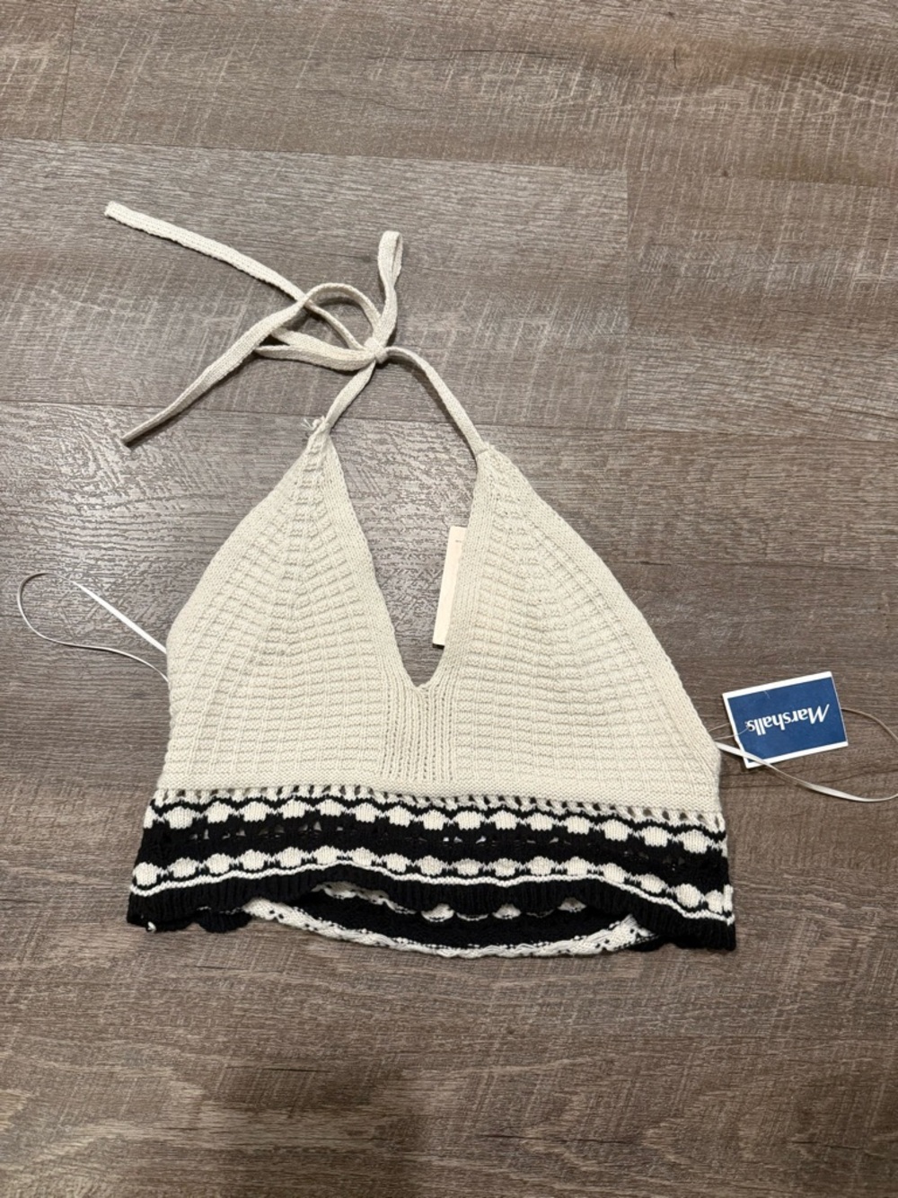 Sincerly Jules Cream Knit Halter Crop Top with Black Trim. Size Large